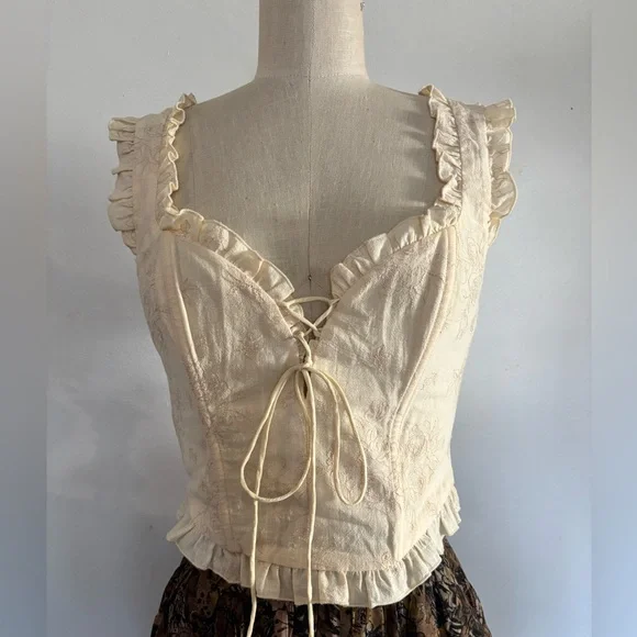 For Love & Lemons Gigi Floral Embroidered Sweetheart Ruffled Coset Crop Top - Picture 4 of 6